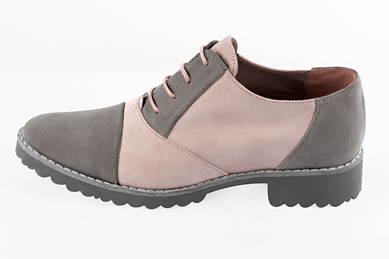 Pebble grey and powder pink women's casual lace-up shoes. Round toe. Flat rubber soles. Profile view - Florence KOOIJMAN